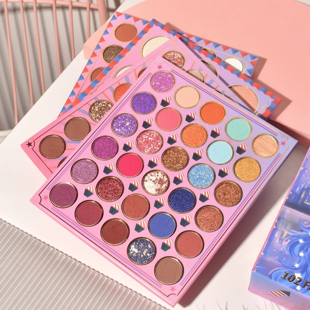 K&C FREEDOM GIRL 102 Fashion Eye Shadow Palette - Picture 1 of 7
